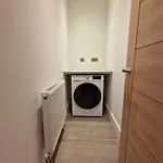 Alberton - Spacious - Newly Renovated