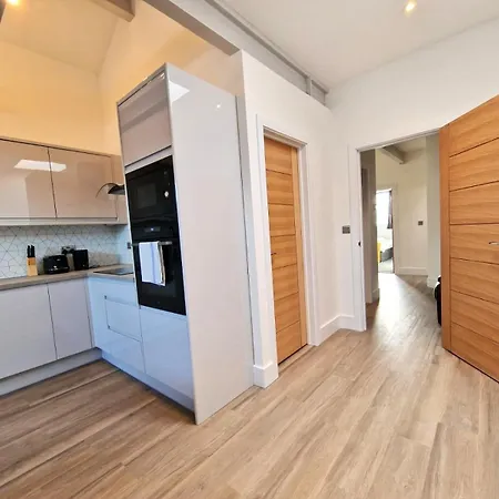 Alberton - Spacious - Newly Renovated Apartman Bristol