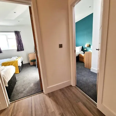 Alberton - Spacious - Newly Renovated Апартаменты Бристоль