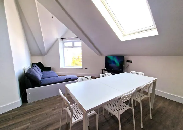 Alberton - Spacious - Newly Renovated * Bristol