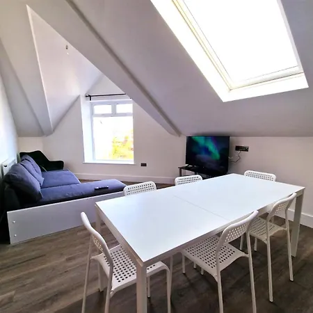 Alberton - Spacious - Newly Renovated * Bristol